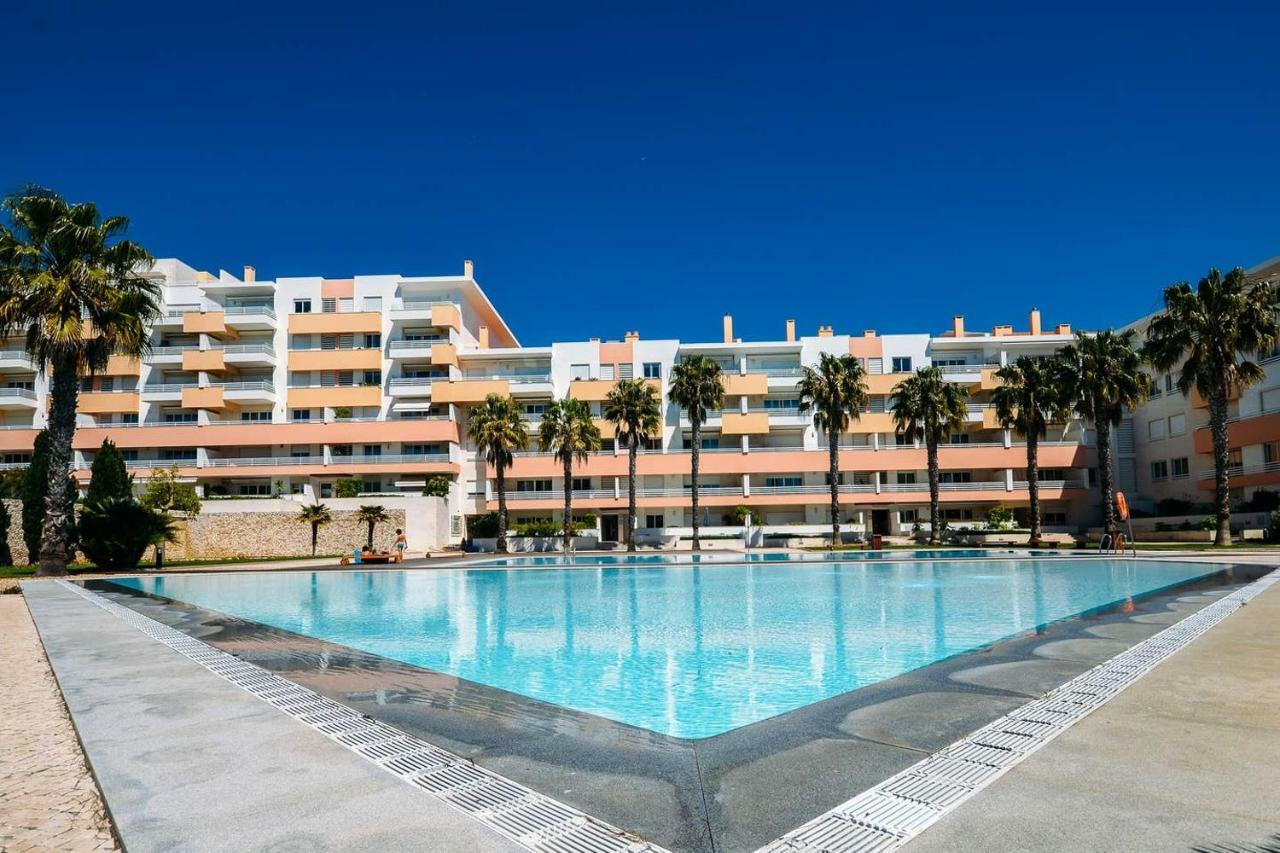 Fantastic Seaside Family Apartment With Pool Пареде Екстер'єр фото