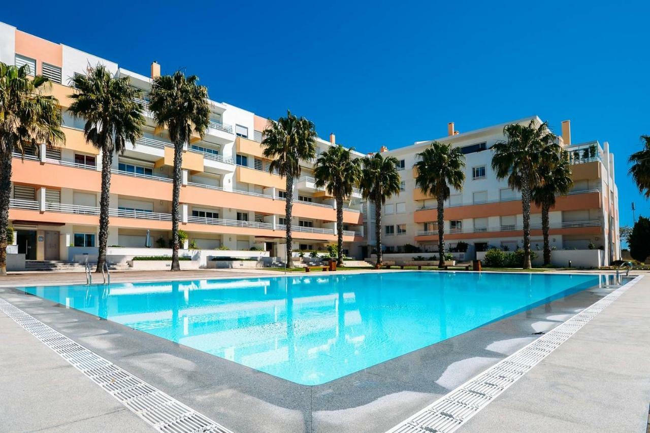 Fantastic Seaside Family Apartment With Pool Пареде Екстер'єр фото